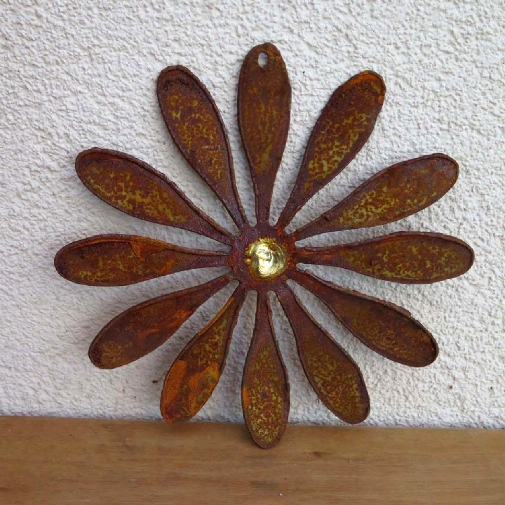 Edelrost Blüte Margerite goldig