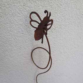 Edelrost Stab mit Bienen